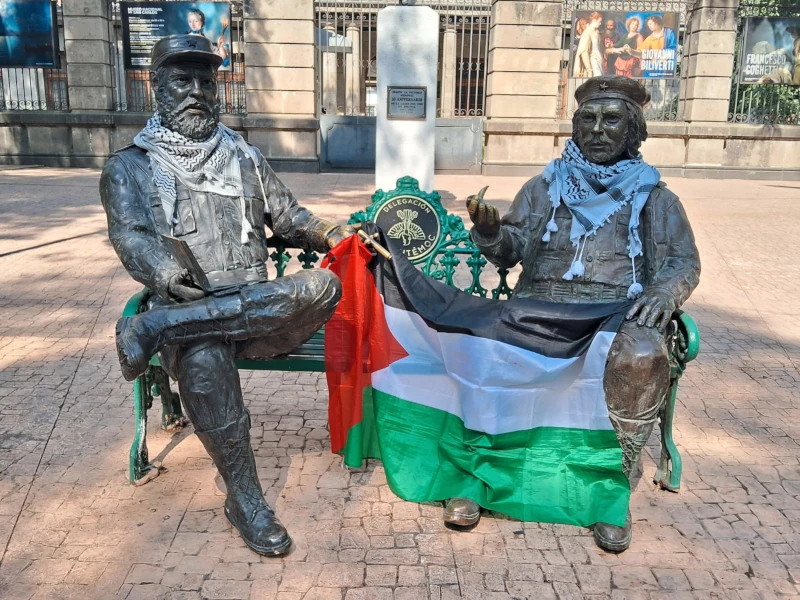 Fidel y el Che con Palestina